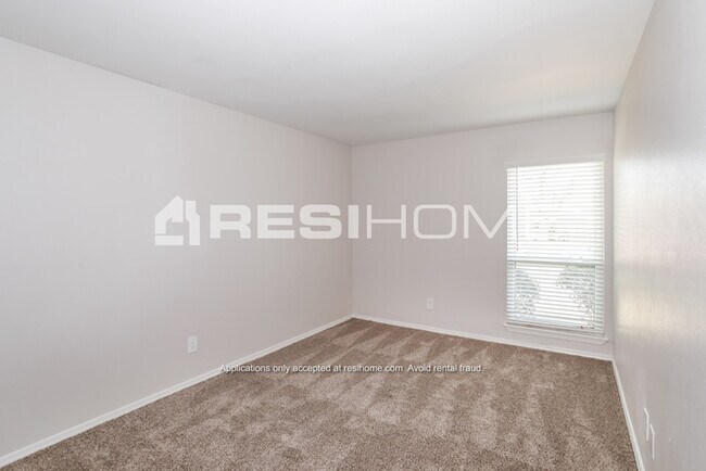 Building Photo - 4525 Larner St