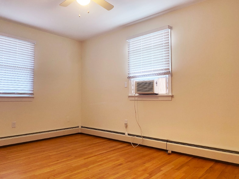 Building Photo - 1953 PA-212