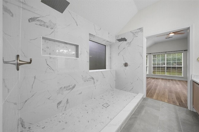 Building Photo - 3841 Pine Valley Dr