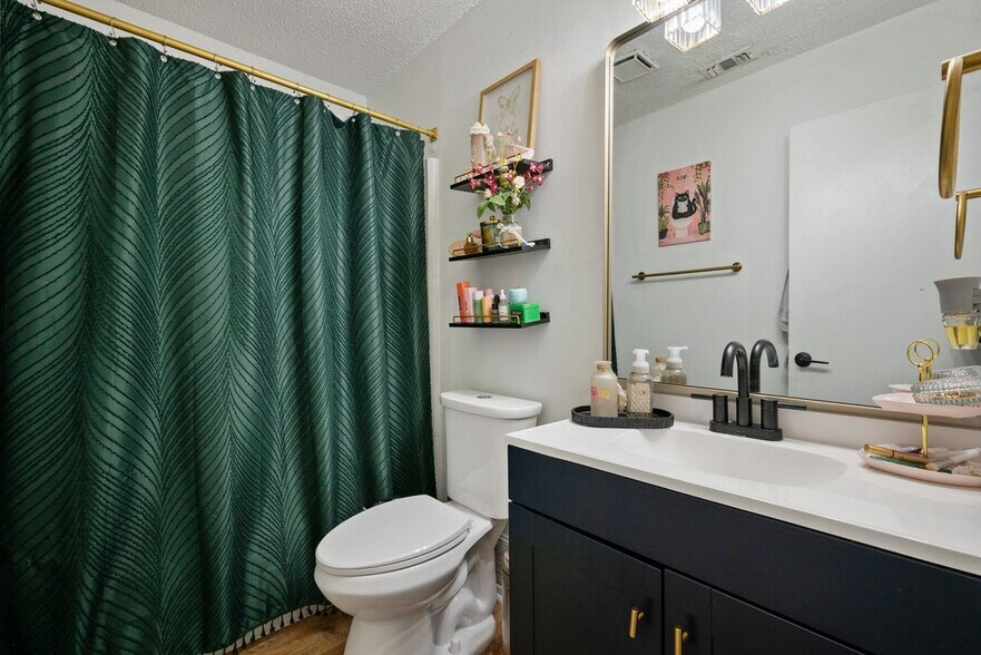 Building Photo - 8317 Forest Ridge Dr