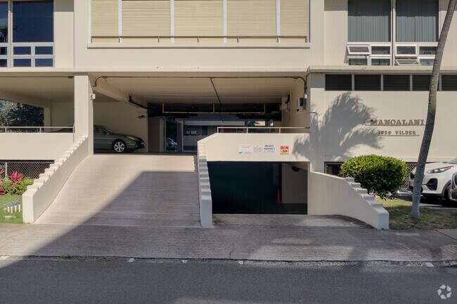 Building Photo - Manoalani