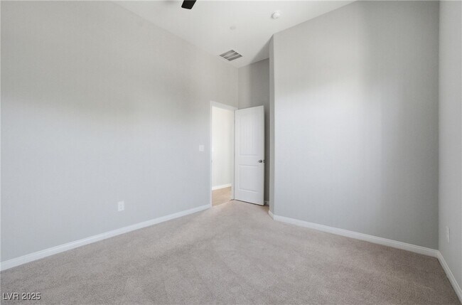 Building Photo - 692 Nathanial Ct