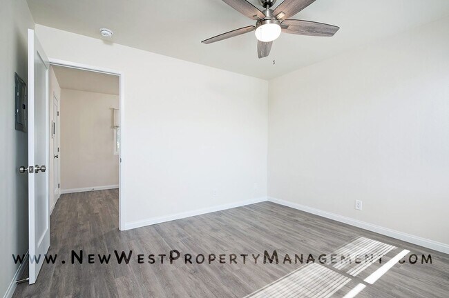 Building Photo - 557 22nd St