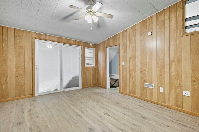 Building Photo - 1846 Harlan Rd