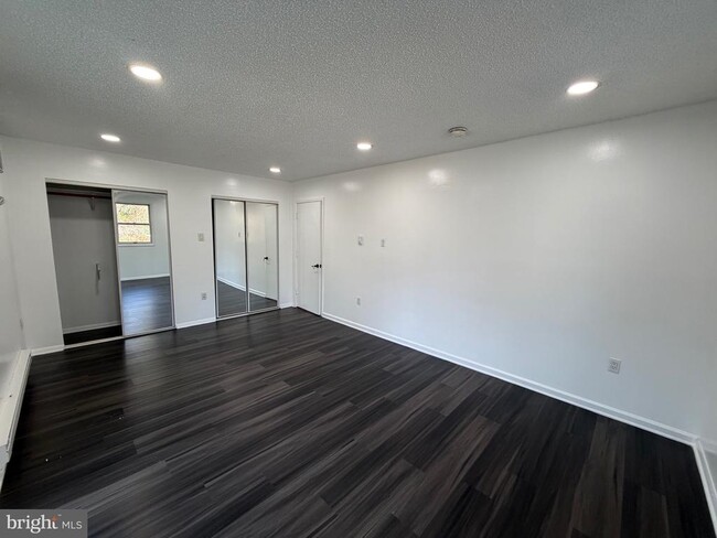 Building Photo - 20 Andrea Ct