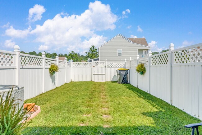 Building Photo - 34 Bushwood Dr