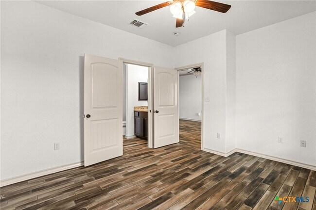 Building Photo - 1009 Tripp Ln