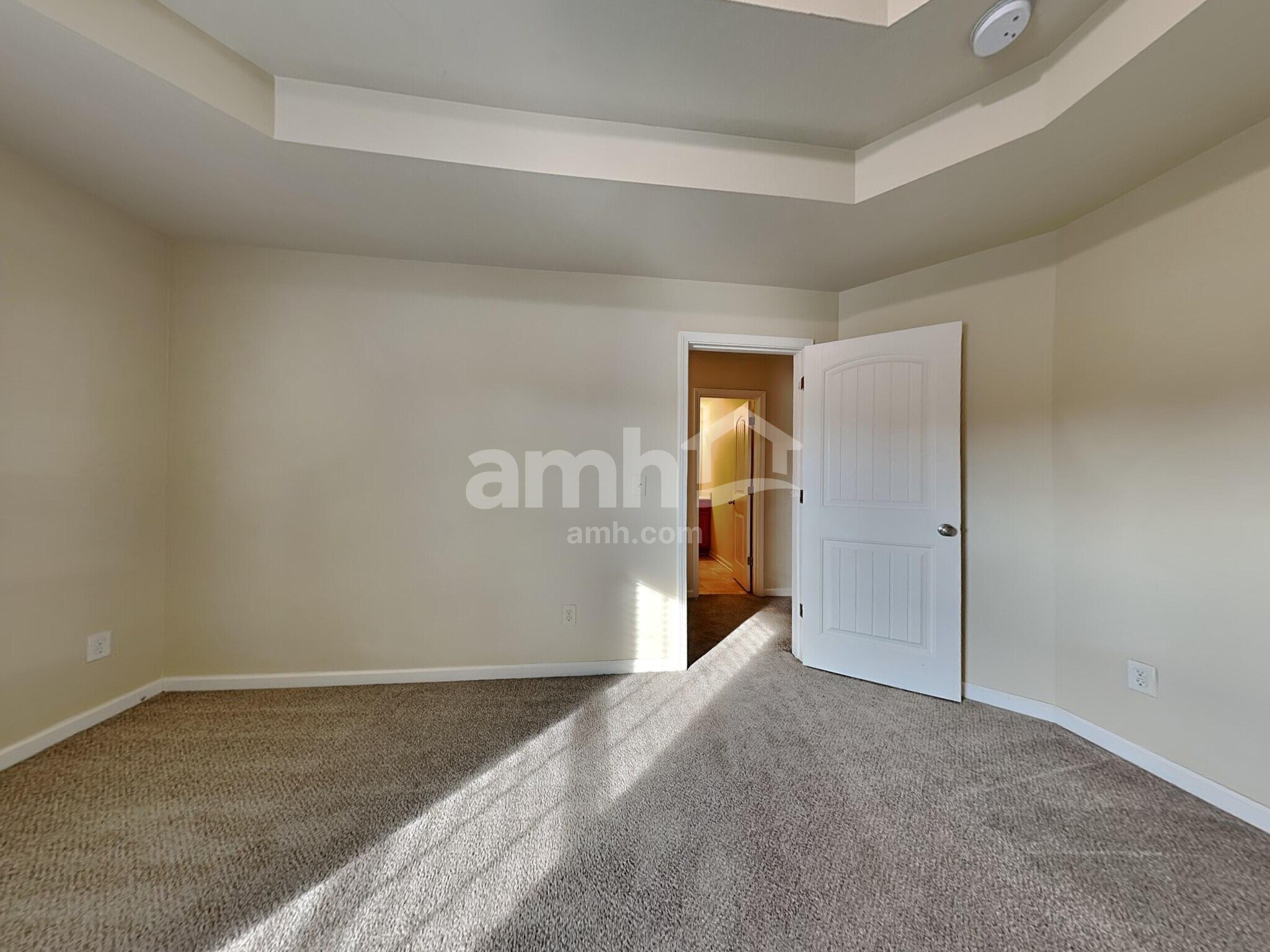 Building Photo - 1470 Rose Terrace Cir