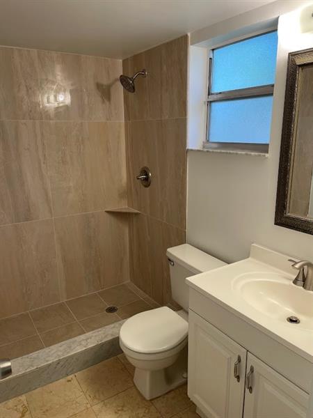 Building Photo - 102 Gardens Dr