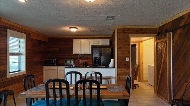 Building Photo - 393 Mason Loop