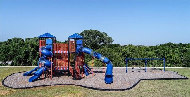 Building Photo - Gorgeous 4 bed 3 bath home in East Edmond-...