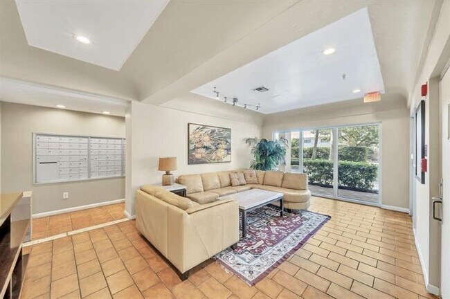 Building Photo - 1600 SE 15th St