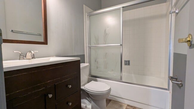 Building Photo - 1965 N Hicks Rd