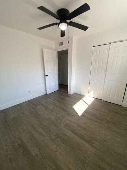 Building Photo - 815D Courtois