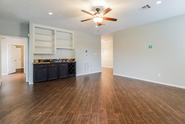 Building Photo - Cedar Valley Drive, Missouri City, TX 77459 - 3 BR 2 BA single-family home
