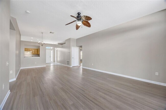 Building Photo - 30435 Annadale Dr