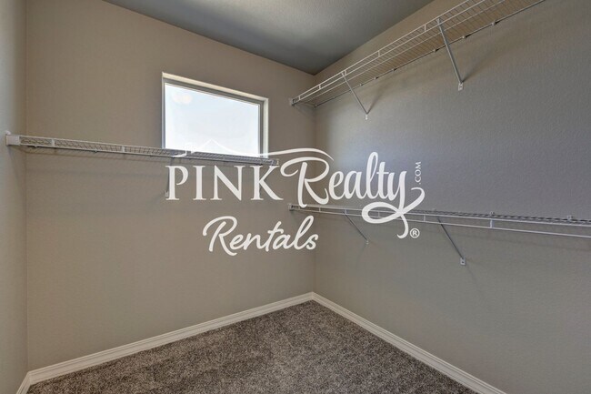 Building Photo - 10627 Hidden Pr Pkwy