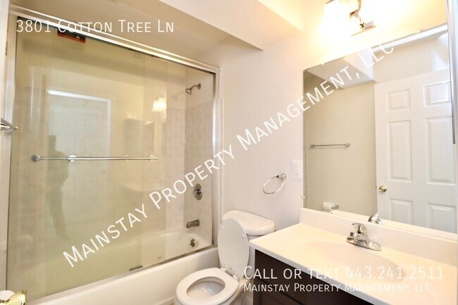 Building Photo - Beautiful 5 Bedroom SFH in Family Friendly...