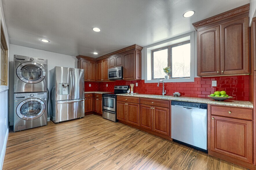 Building Photo - 91 Chestnut Ridge Rd