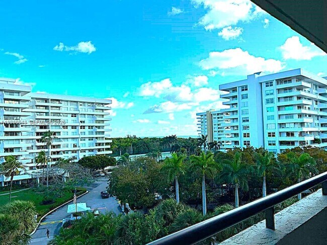Building Photo - 170 Ocean Ln Dr