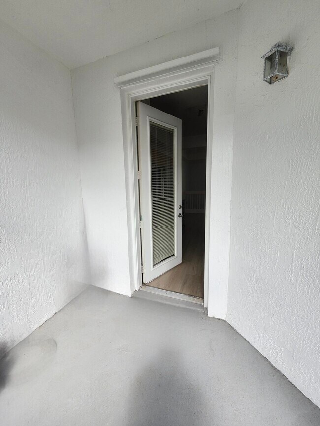 Building Photo - 11016 Legacy Dr