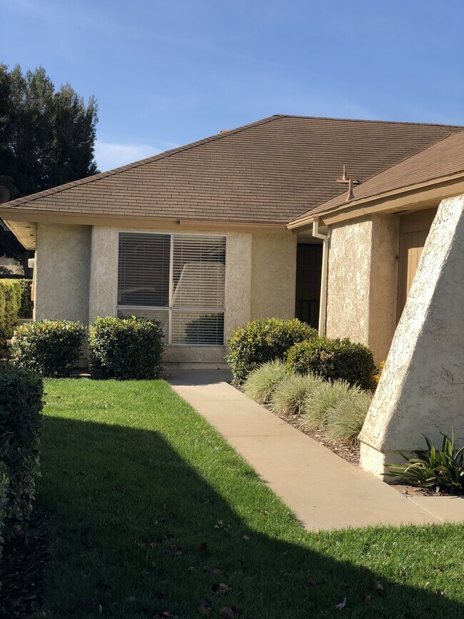 Building Photo - Nice Coronado II model home in Leisure Village 55+ Living