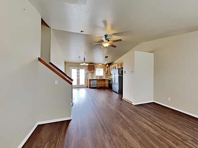 Building Photo - 342 N 75 W