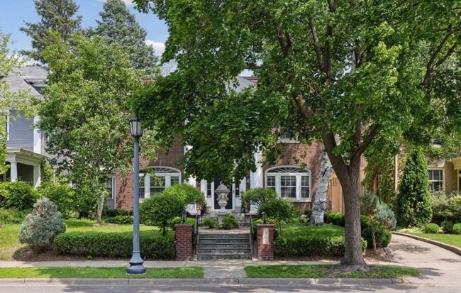 Building Photo - 1785 Dupont Ave S