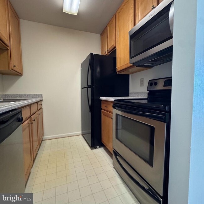 Building Photo - 41 Smokewood Ct