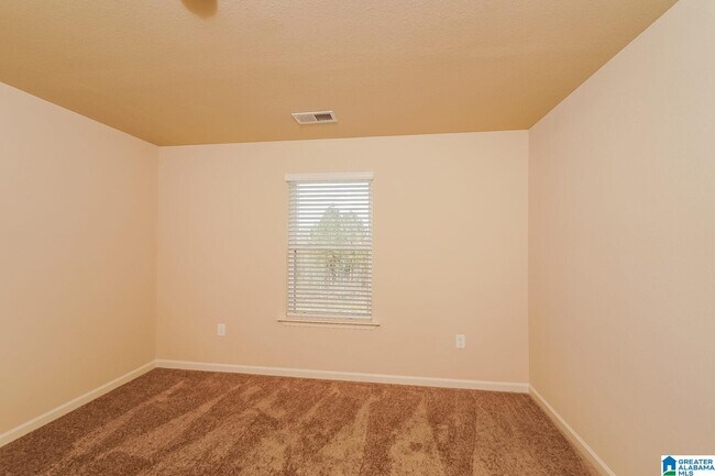 Building Photo - 124 Clover Ln