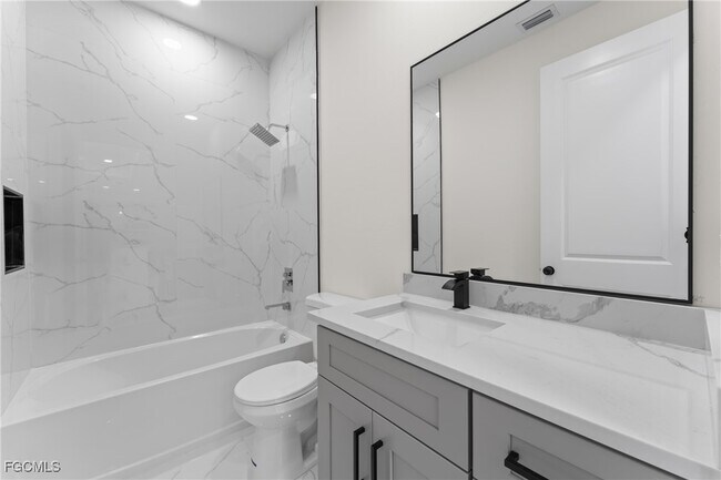 Building Photo - 5327 Beauty St