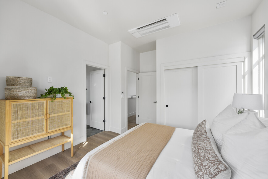 Building Photo - 2230 I St