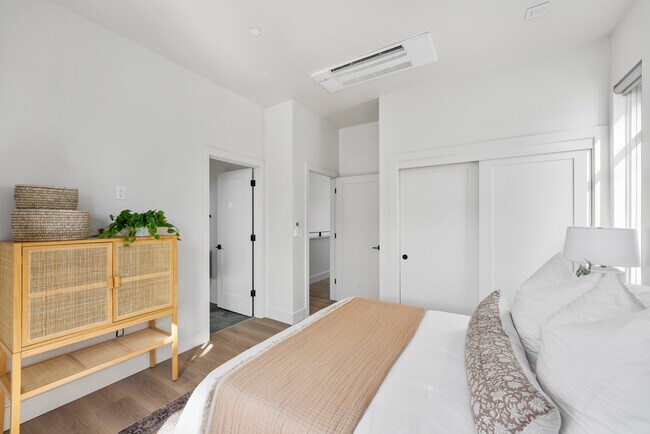 Building Photo - 2230 I St