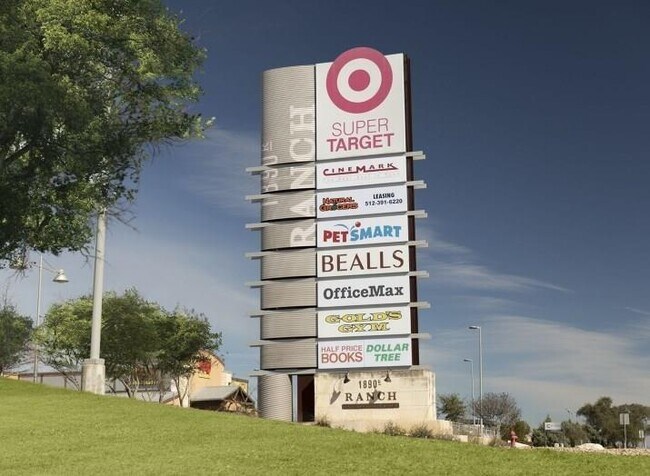 Building Photo - 533 Gabrielle Anne Dr