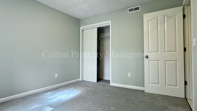 Building Photo - LEASING SPECIAL - Ask about our 1 month Re...