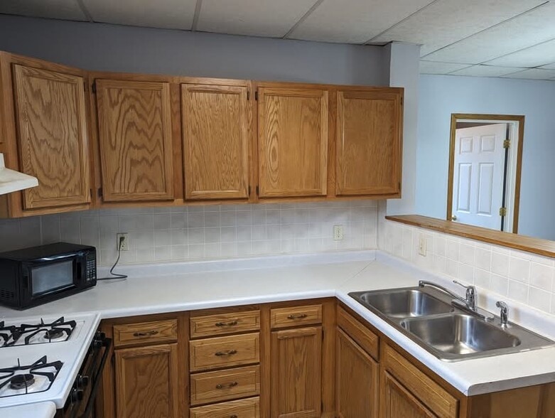 Building Photo - 320 Eddy St