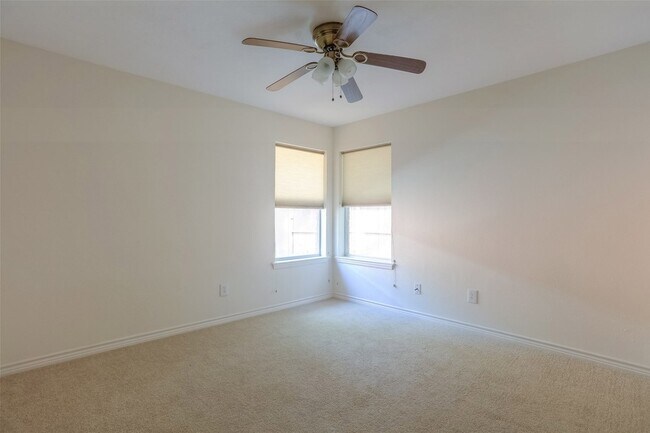 Building Photo - 131 Avonlea Dr