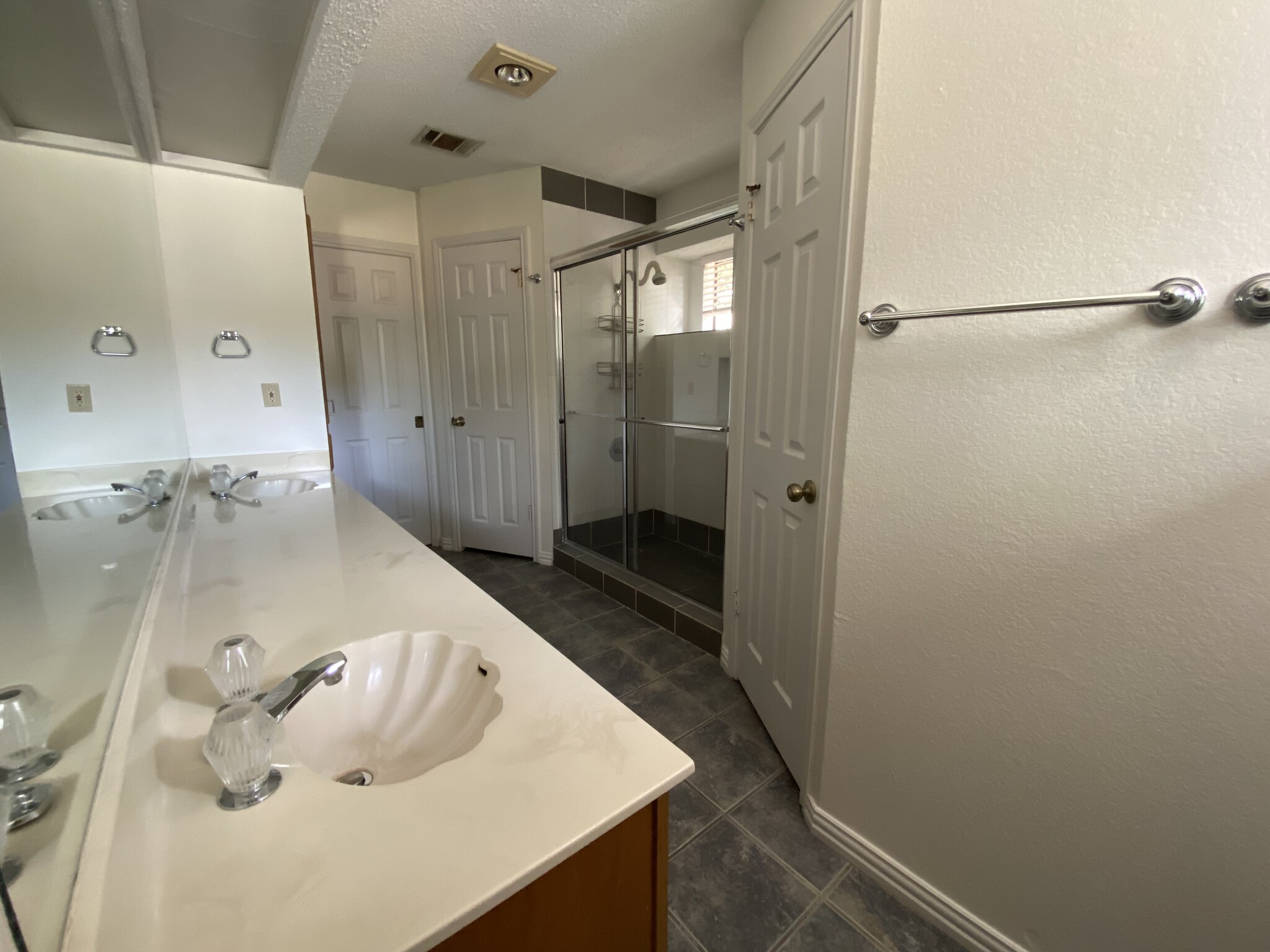 Master bath - 9012 Frostwood Trail