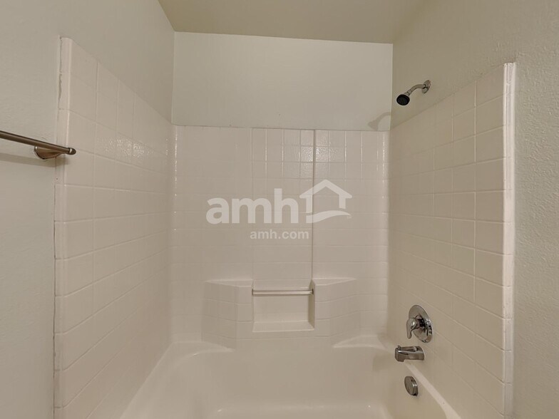 Building Photo - 1768 Nina Dr