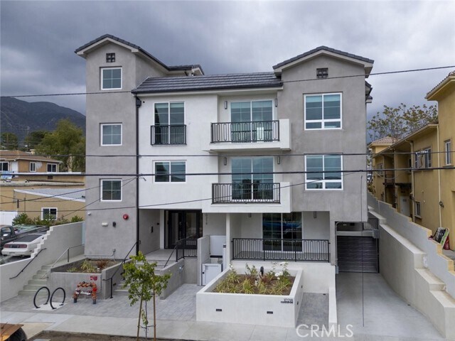 Building Photo - 10218 Fernglen Ave