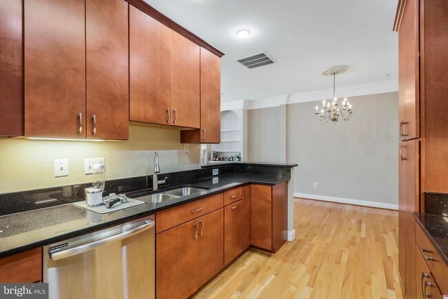 Building Photo - 5114 Vos Ln