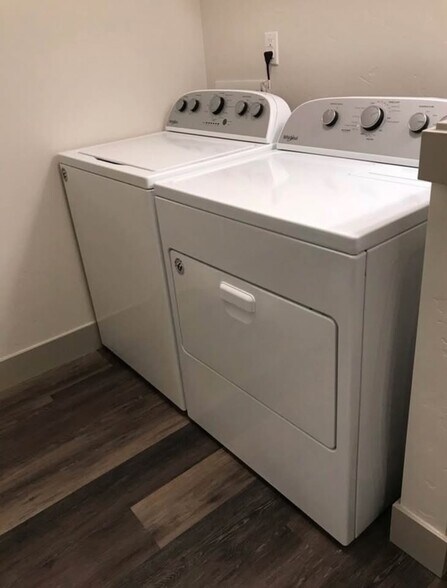 Building Photo - 106 Broken Pine Ln