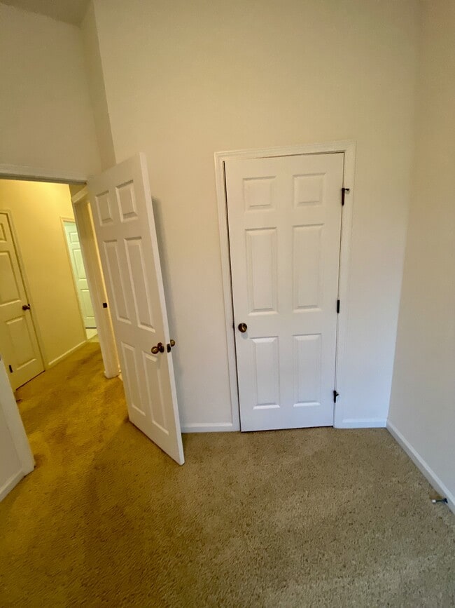 Building Photo - 12988 Spring Rain Rd