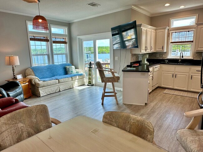 Building Photo - 619 Nettles Blvd