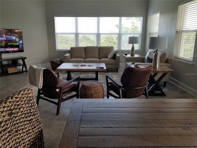 Building Photo - 7710 34th Ave W