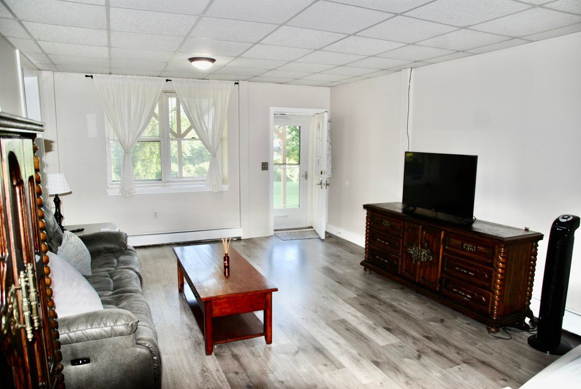 Building Photo - 285 East Side