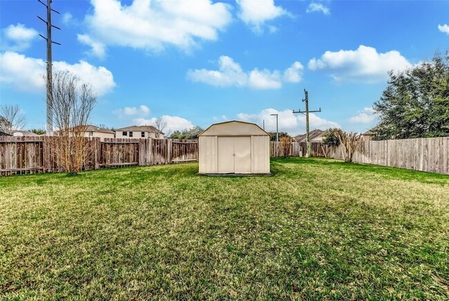 Building Photo - 6303 Applewood Forest Dr