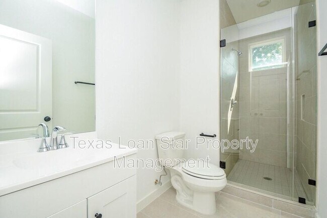 Building Photo - 4358 Clover St