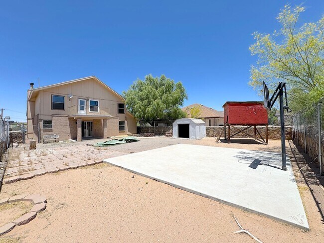 Building Photo - West El Paso 4 Bed/2Bath