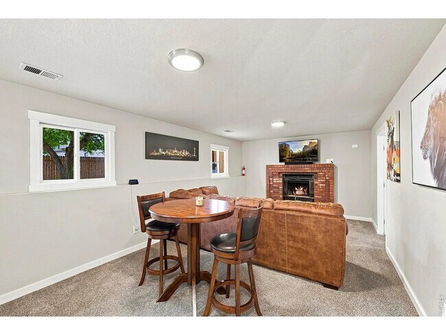 Building Photo - 2431 Sunstone Dr